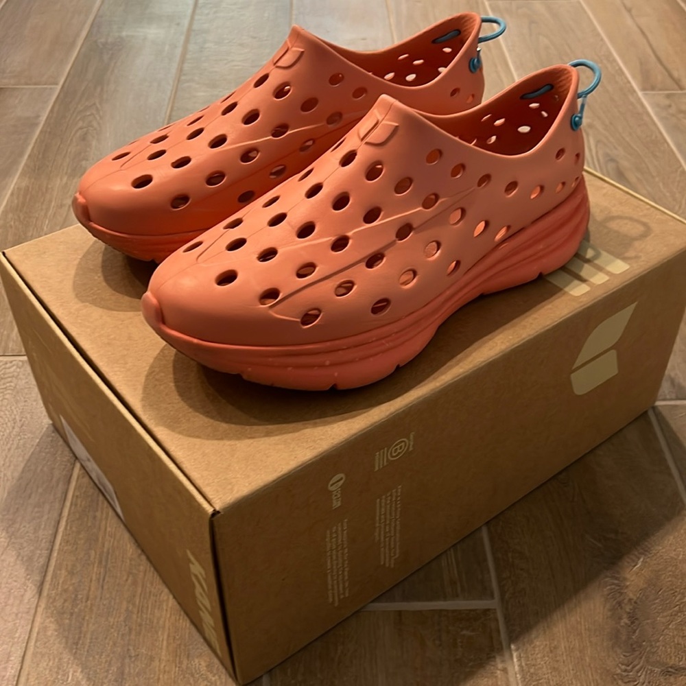 Men's Athletic Slip-On Clog in Coral Orange/ pinkish. no 🗃️